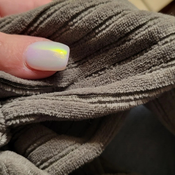 MAURICES Ribbed Velour Pullover, Slouchy Oversized Fit - Picture 3 of 9